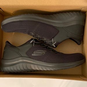 Mens Skechers black sneakers